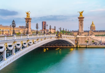 Bridge in Paris 